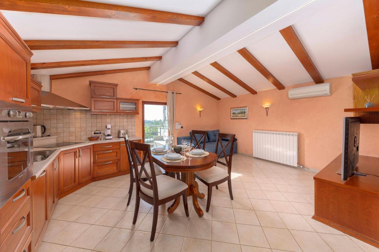 Apartma Koper Pobegi Exterior photo